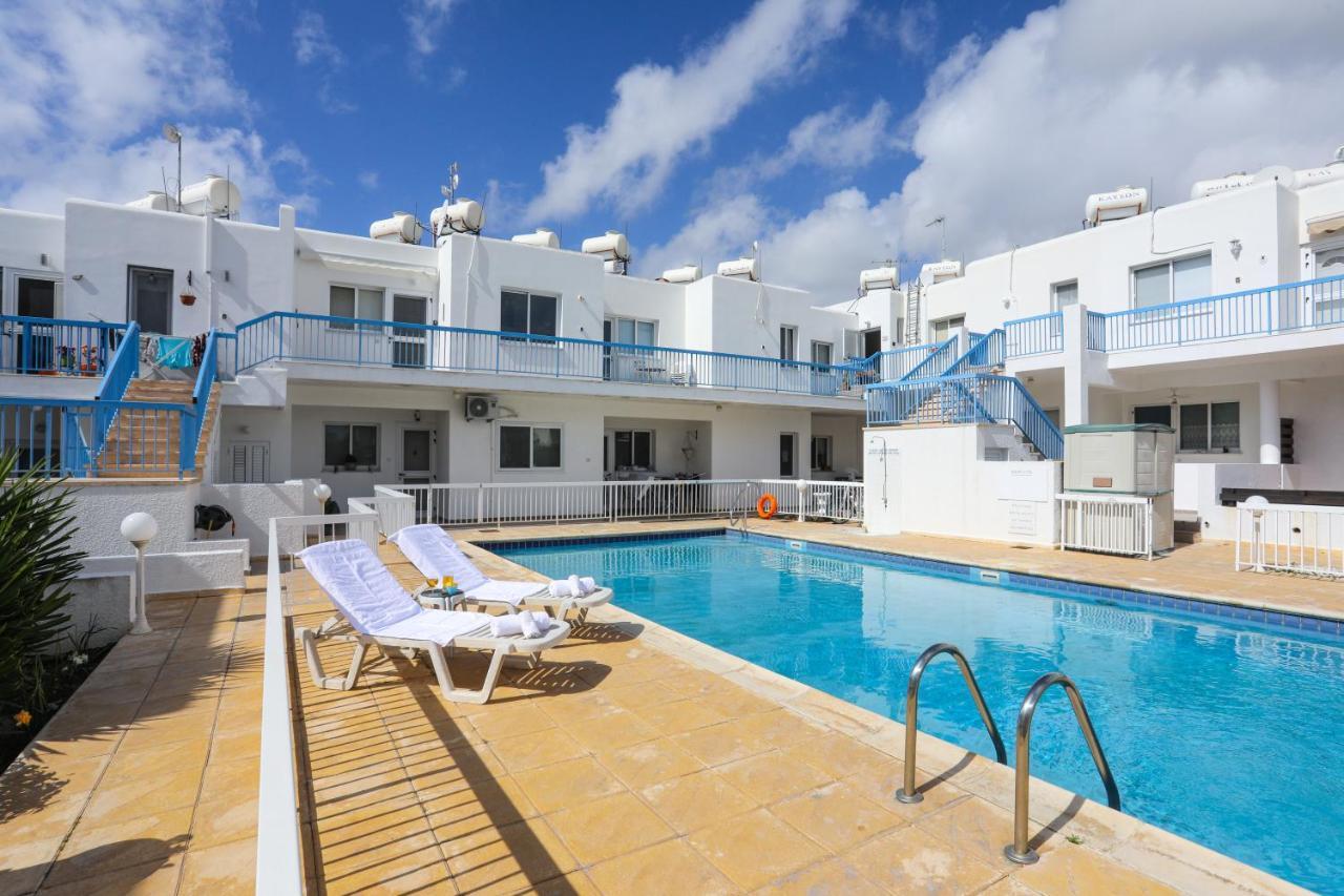 Stylish Holiday - Large Pool - Close To Beach *
